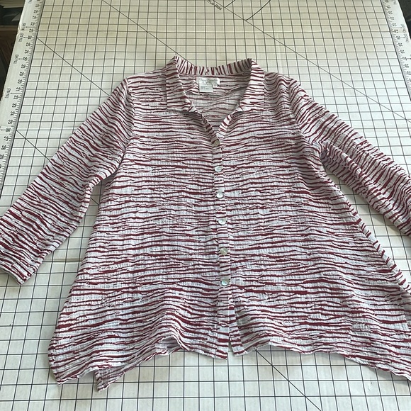Great Cavalier by St Paul white/burgundy zebra print, long sleeve, button front, - Picture 4 of 8